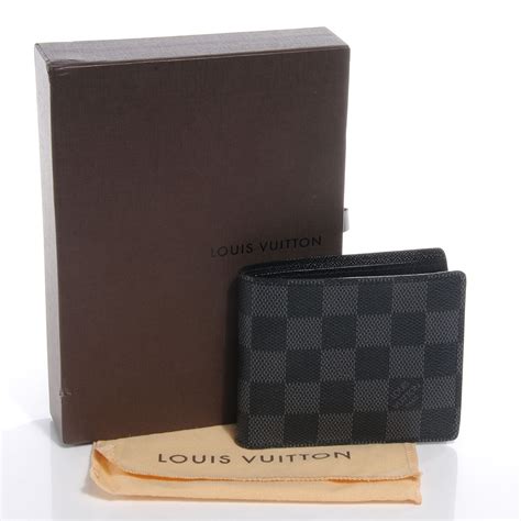 louis vuitton male wallet.